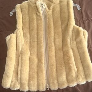 Liz Claiborne Cream Faux Fur Vest